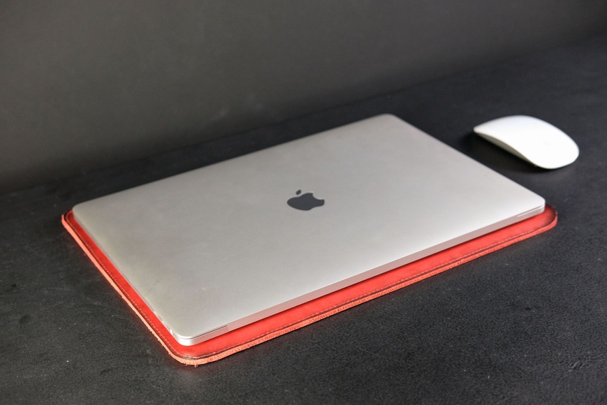 Шкіряний чохол для MacBook Дизайн №1, натуральна шкіра італійський Краст, колір Червоний 8327 фото