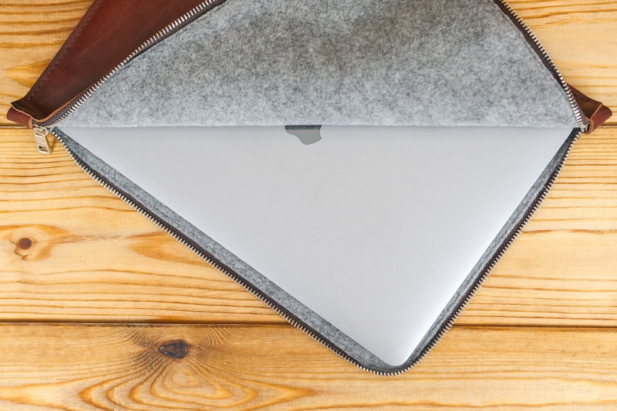 Шкіряний чохол для MacBook Дизайн №41, натуральна шкіра італійський Краст, колір Вишня 8996 фото