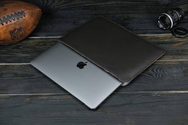 Шкіряний чохол для MacBook Дизайн №2 з повстю, натуральна шкіра Grand, колір коричневий відтінок Шоколад 9169/11 фото