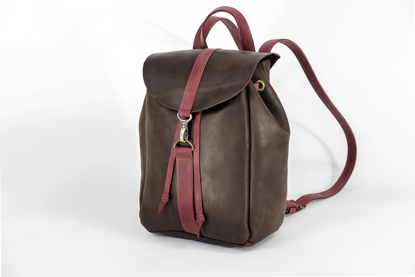 Жіночий шкіряний рюкзак Київ, розмір середній, натуральна Вінтажна шкіра колір коричневый, відтінок Шоколад + Бордо 6656/6661 фото