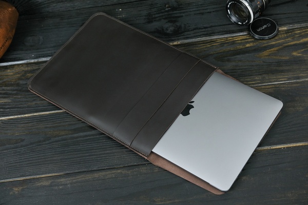 Шкіряний чохол для MacBook Дизайн №25, натуральна шкіра Grand, колір коричневий відтінок Шоколад 8394/11 фото