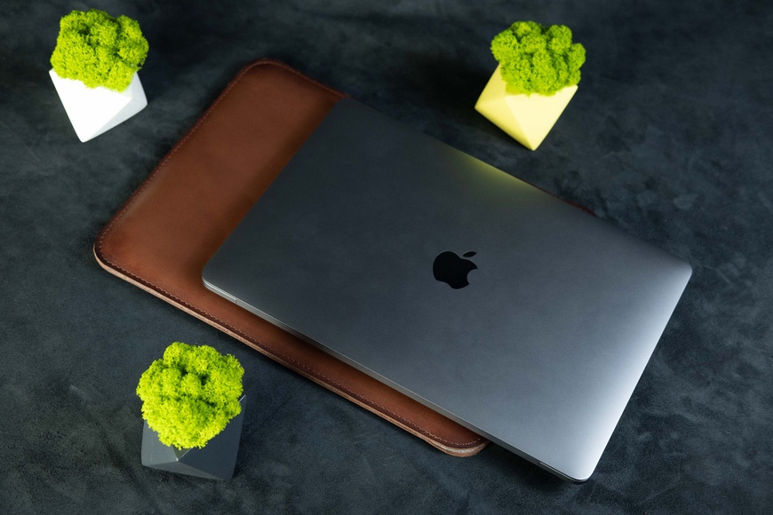 Шкіряний чохол для MacBook Дизайн №1 з повстю, натуральна шкіра італійський Краст, колір Коричневий 8979 фото